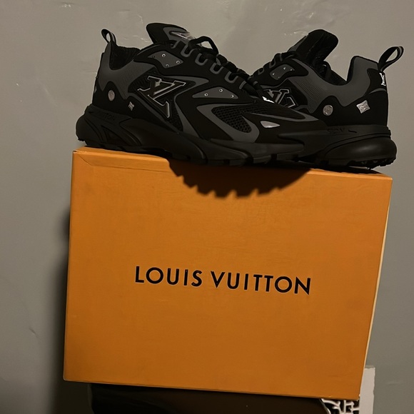 Louis Vuitton TIME OUT SNEAKERS size 7 in men - Picture 4 of 4